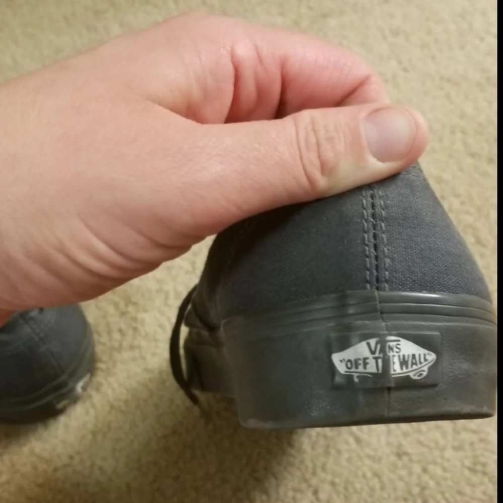 Vans - Picture 3 of 4